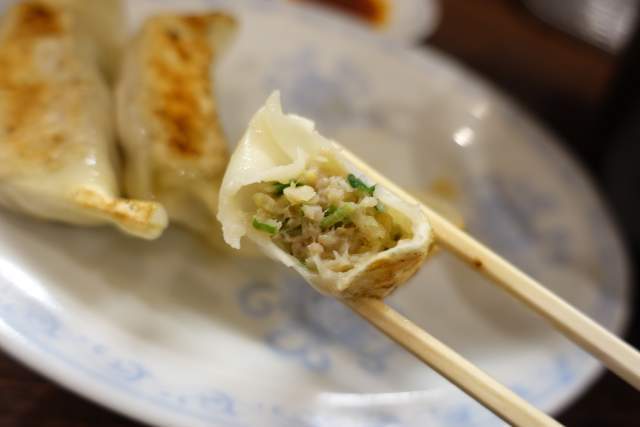 吟スタイルの餃子の中身