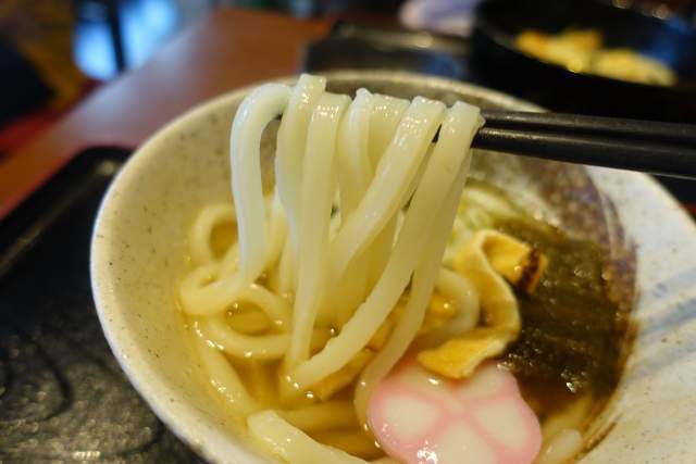 新井製麺のうどんの麺