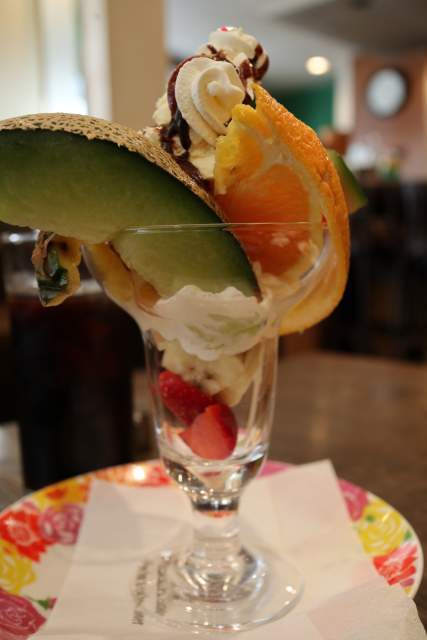 スプーンハウスのチョコレートパフェ裏側