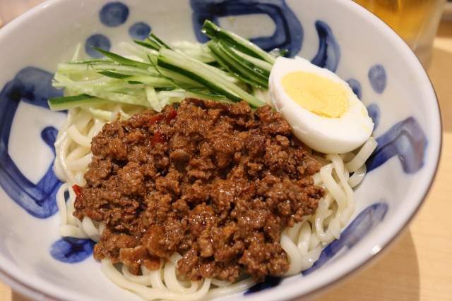 三商巧福のジャージャー麺