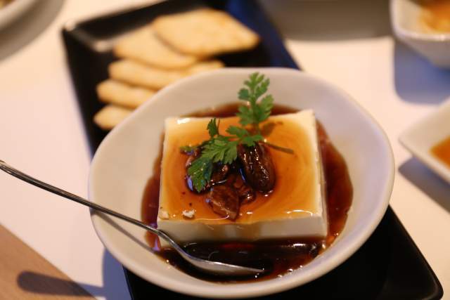 フジタカ食堂のハニーチーズ豆腐