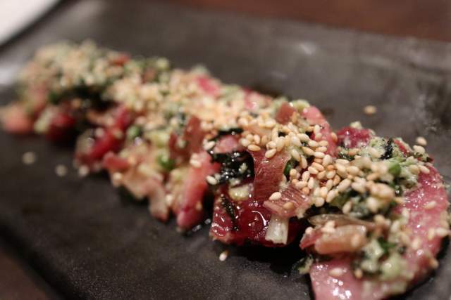 居酒屋おふろのマグロの山葵オイル和え