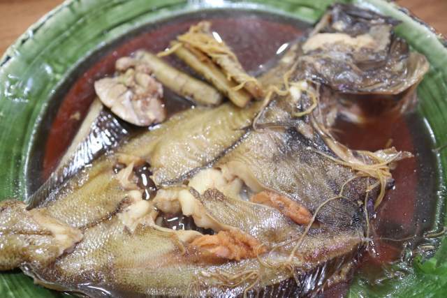 魚魚魚のカレイ煮つけ