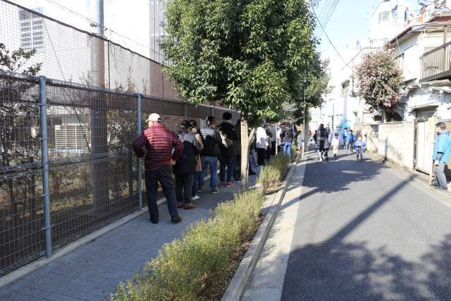 もちつき大会の行列