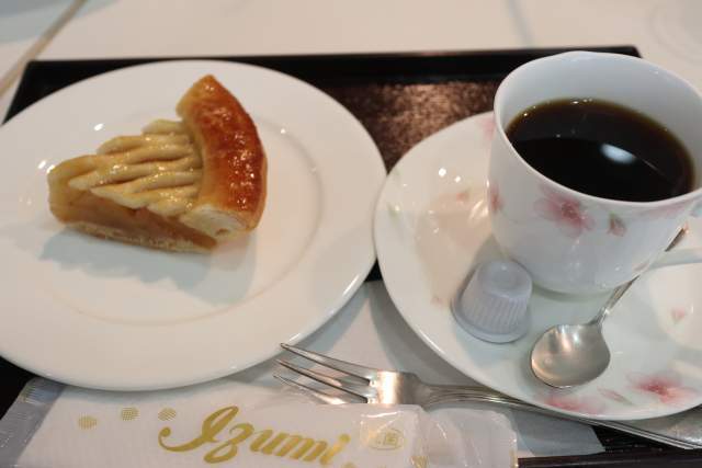 喫茶YOU・遊のアップルパイとコーヒー