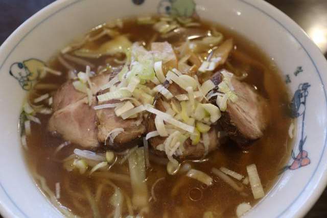 皇庭餃子房のチャーシュー麺