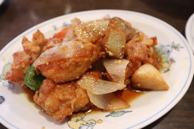 皇庭餃子房の福建風鶏から揚げ